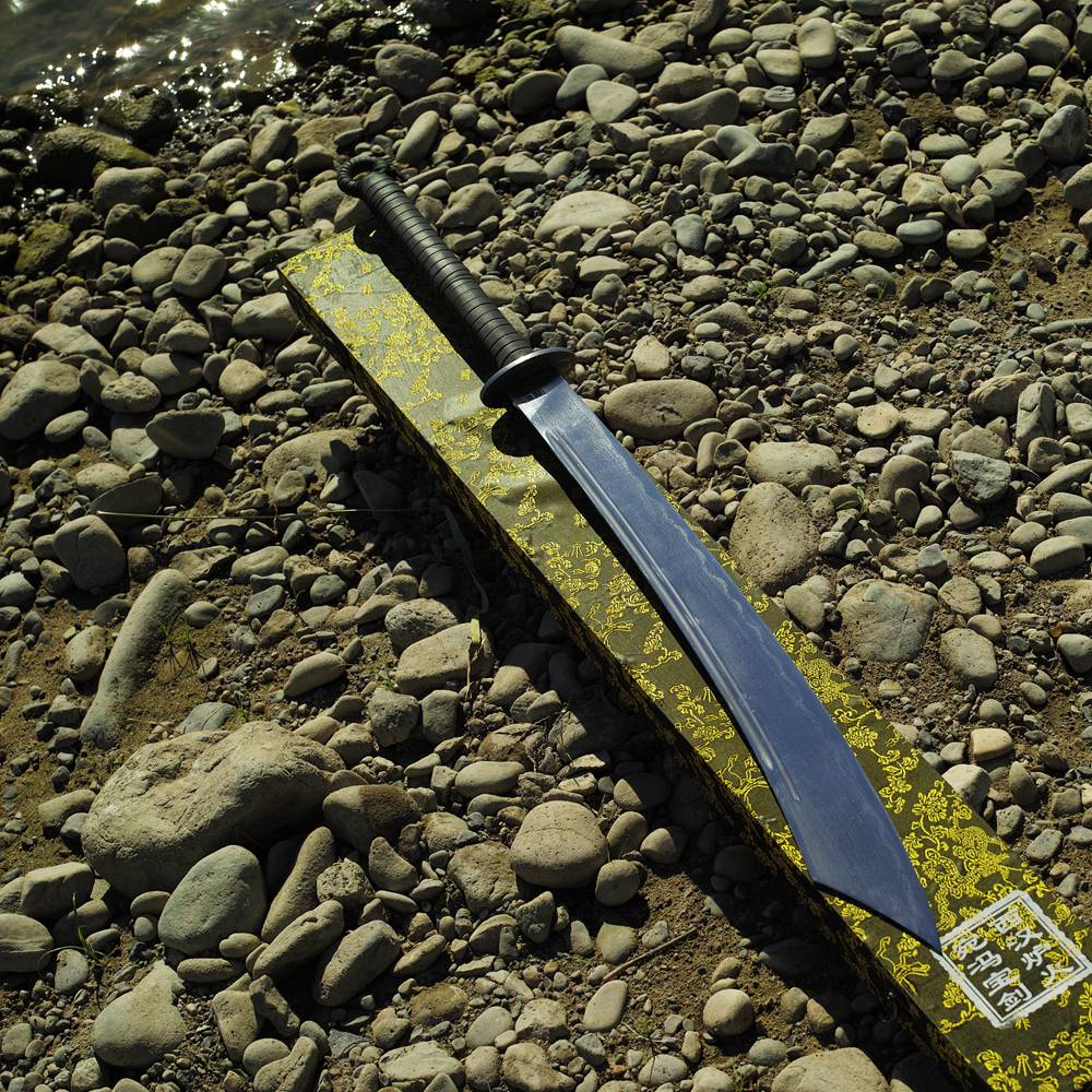 纪念抗战胜利71周年在卢沟桥头拍炉火手煅抗战大刀