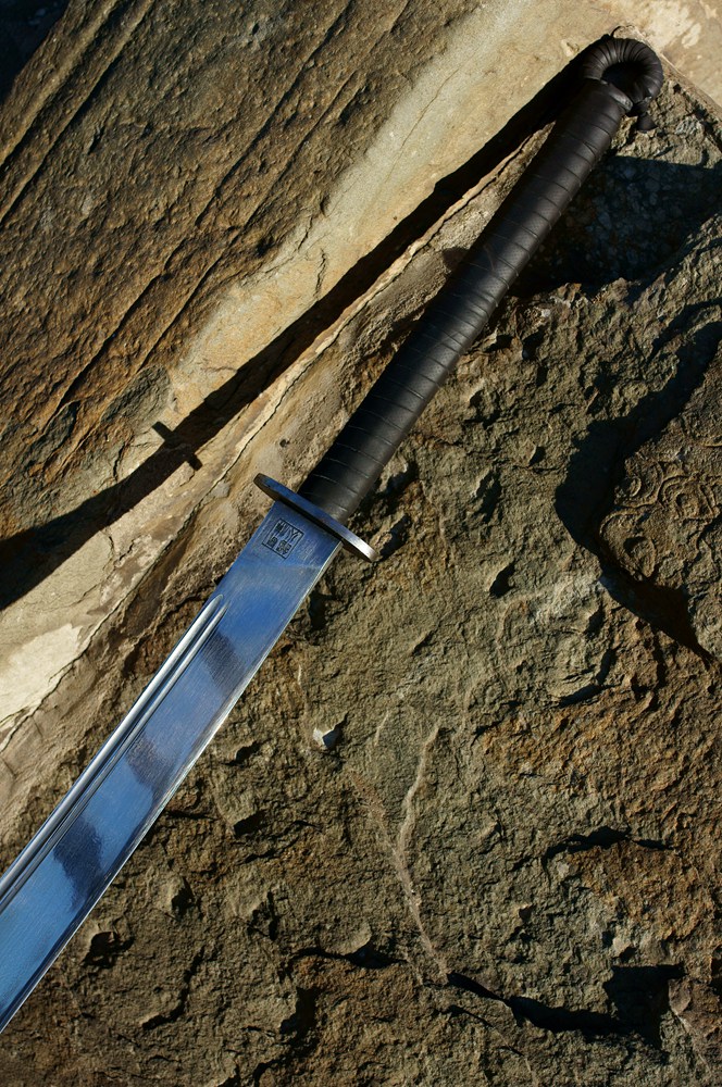 纪念抗战胜利71周年在卢沟桥头拍炉火手煅抗战大刀