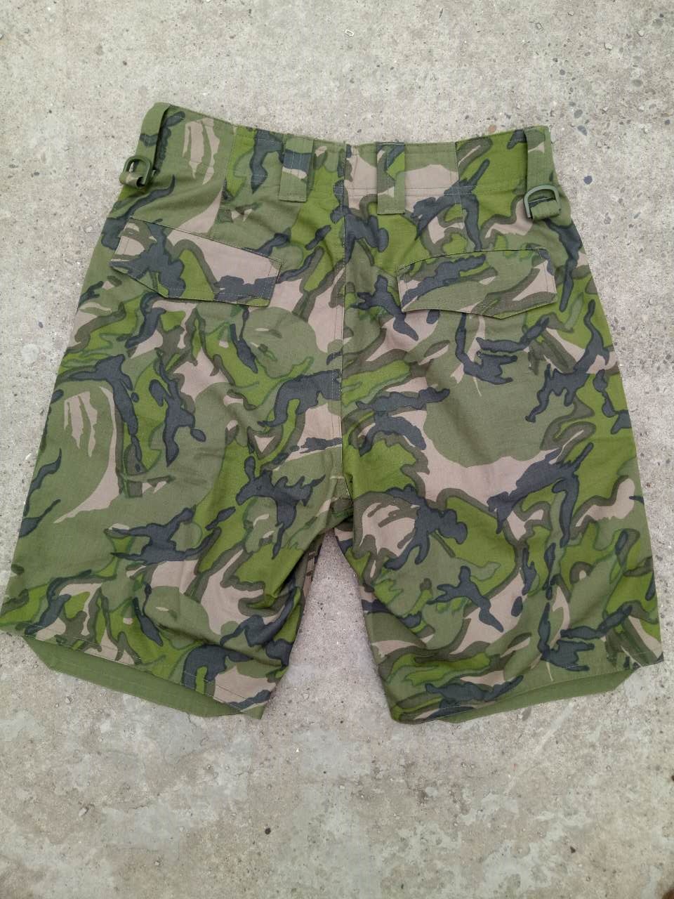 侦察兵迷彩多袋短裤简评